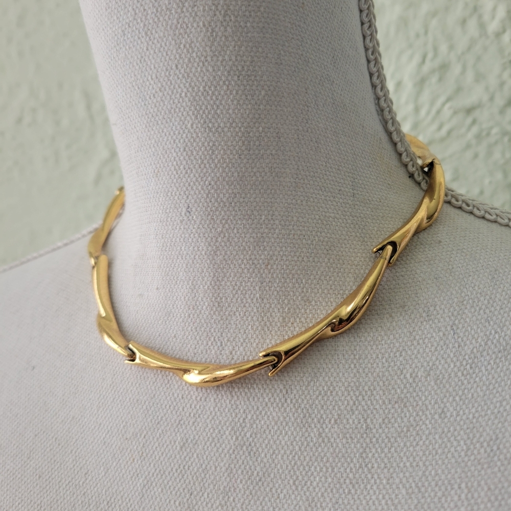 Vintage Monet Statement Necklace Choker Liquid Flow Links Gold Tone Retro 15-18" - Picture 2 of 9